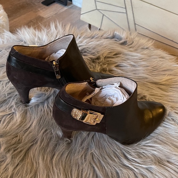 Vince Camuto Leather Boots - Picture 3 of 8